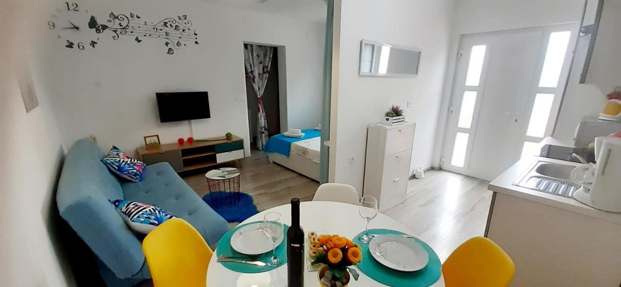 Lennida Studio Apartman With Free Parking Kavran Exterior foto