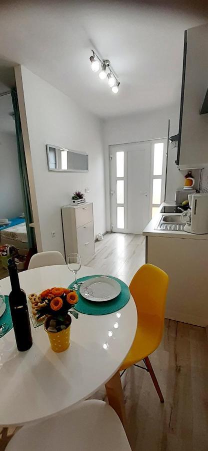 Lennida Studio Apartman With Free Parking Kavran Exterior foto